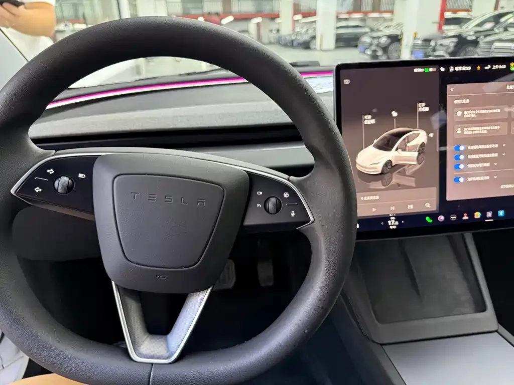 Tesla Model 3 — фото 9