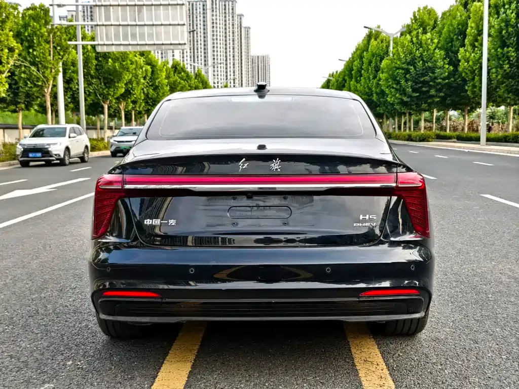 Hongqi H5 PHEV — фото 6