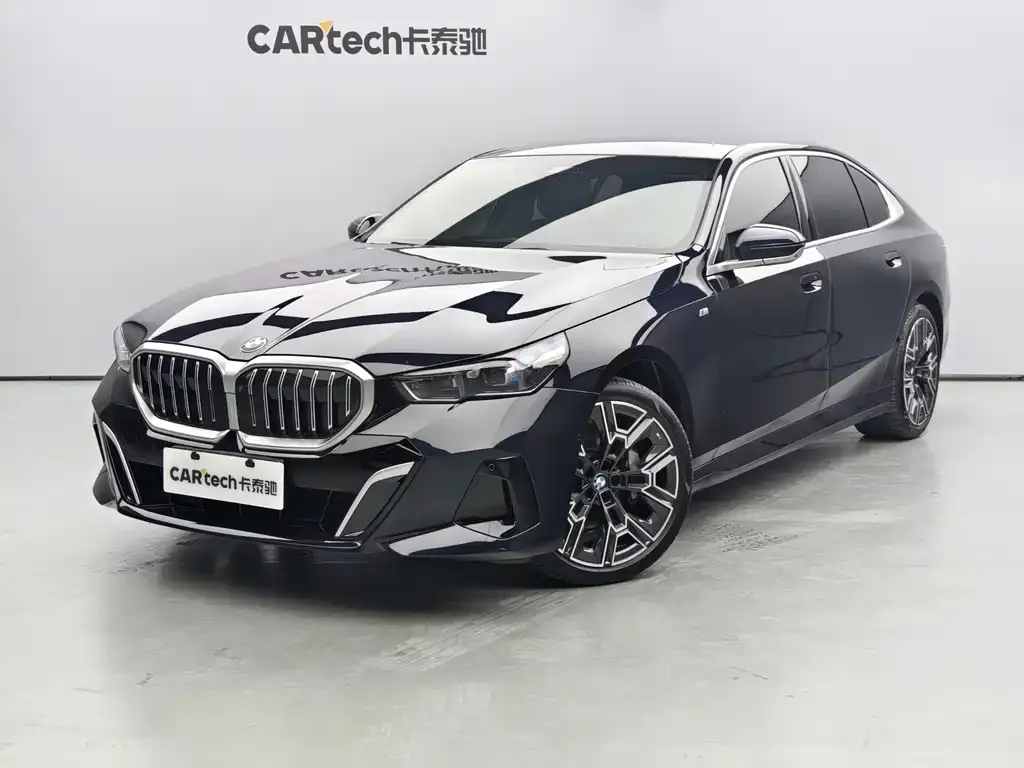 BMW 5 Series — фото 1