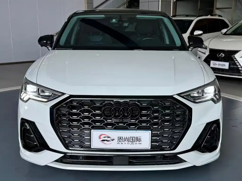 Audi Q3 Sportback — фото 10