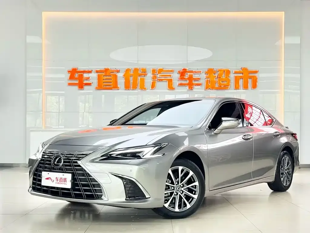 Lexus ES — фото 1