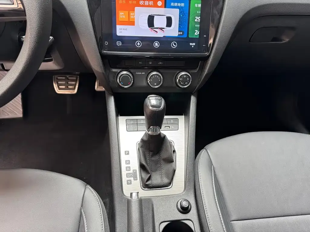 Skoda Octavia — фото 3