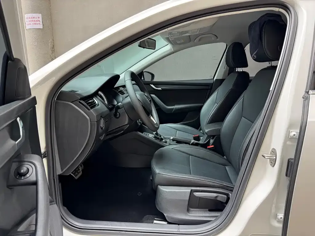 Skoda Octavia — фото 2