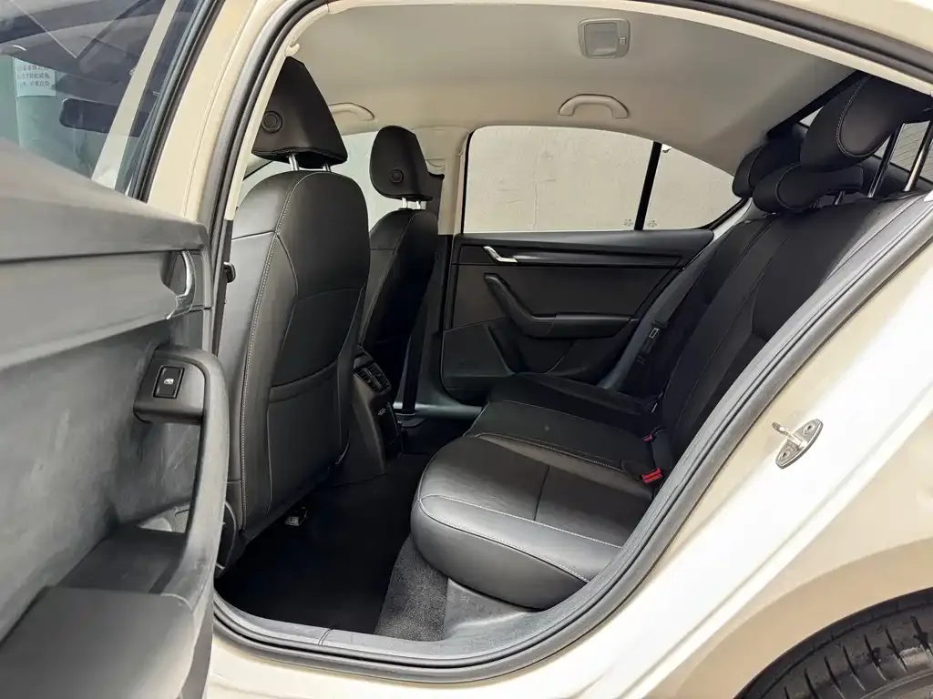 Skoda Octavia — фото 4