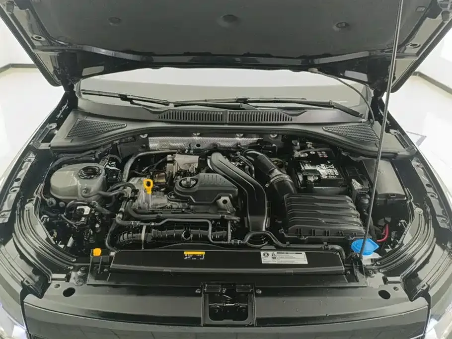 Volkswagen Lavida — фото 10