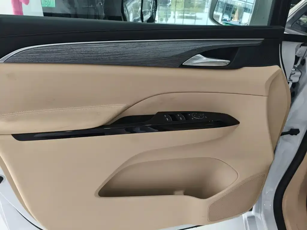 Buick GL8 Hybrid — фото 5