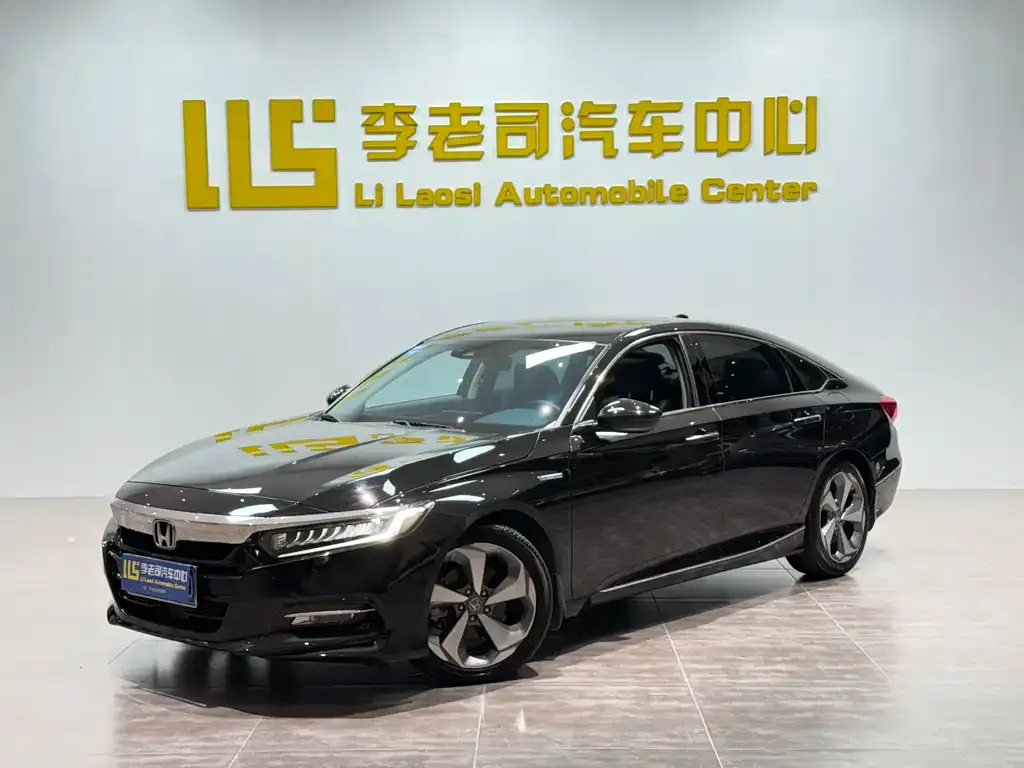 Honda Accord — фото 1