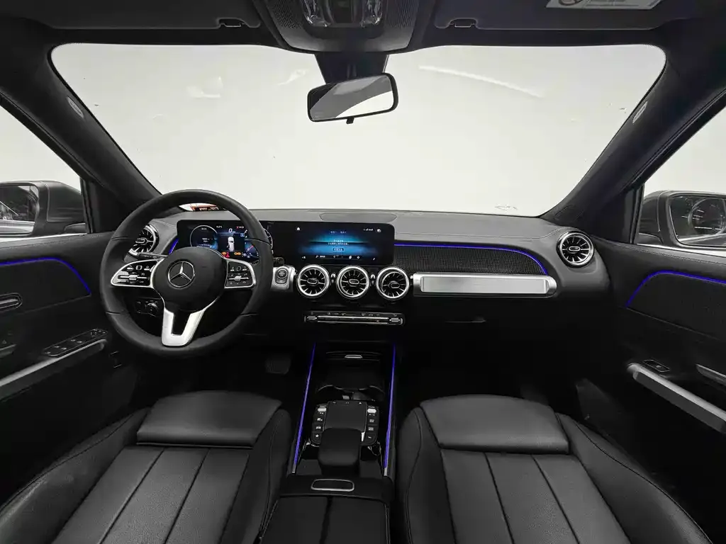 Mercedes-Benz GLB — фото 10