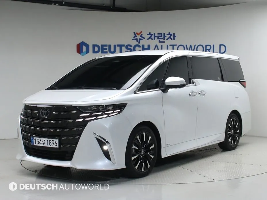 Toyota Alphard — фото 1