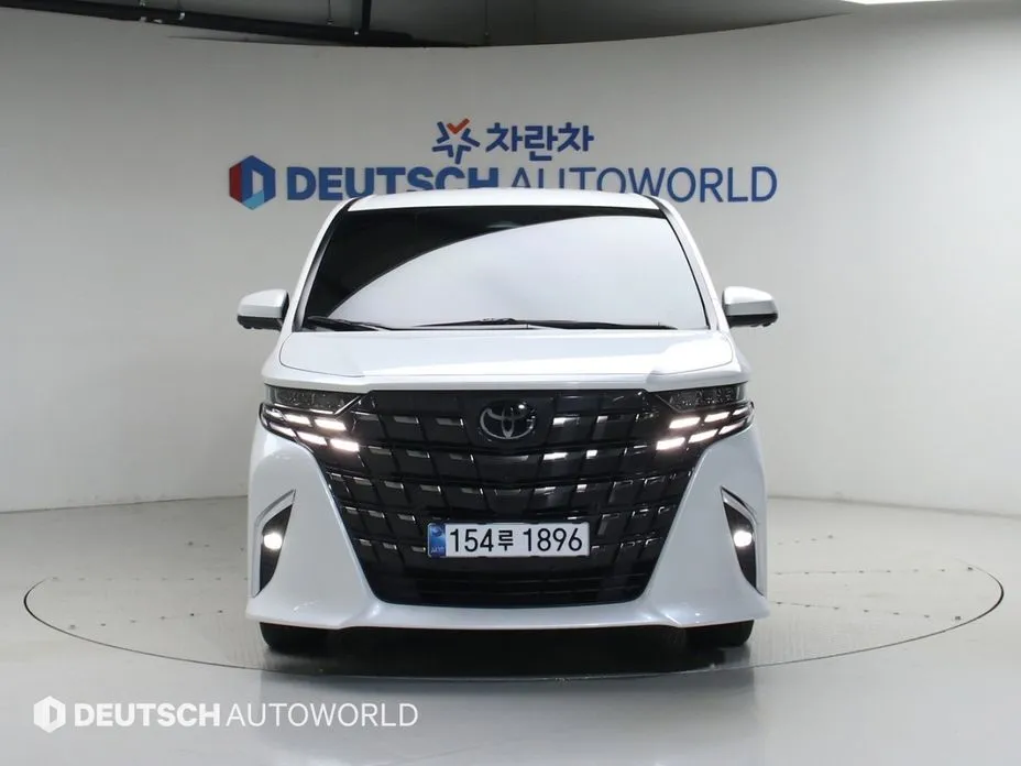 Toyota Alphard — фото 4