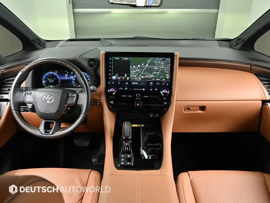 Toyota Alphard — фото 10