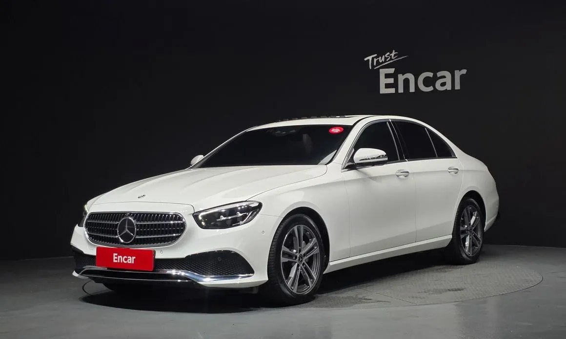 Mercedes-Benz E-Class — фото 1
