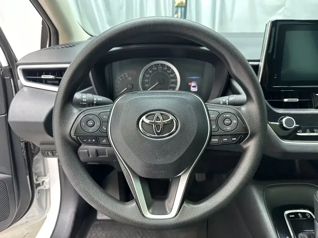 Toyota Corolla — фото 8