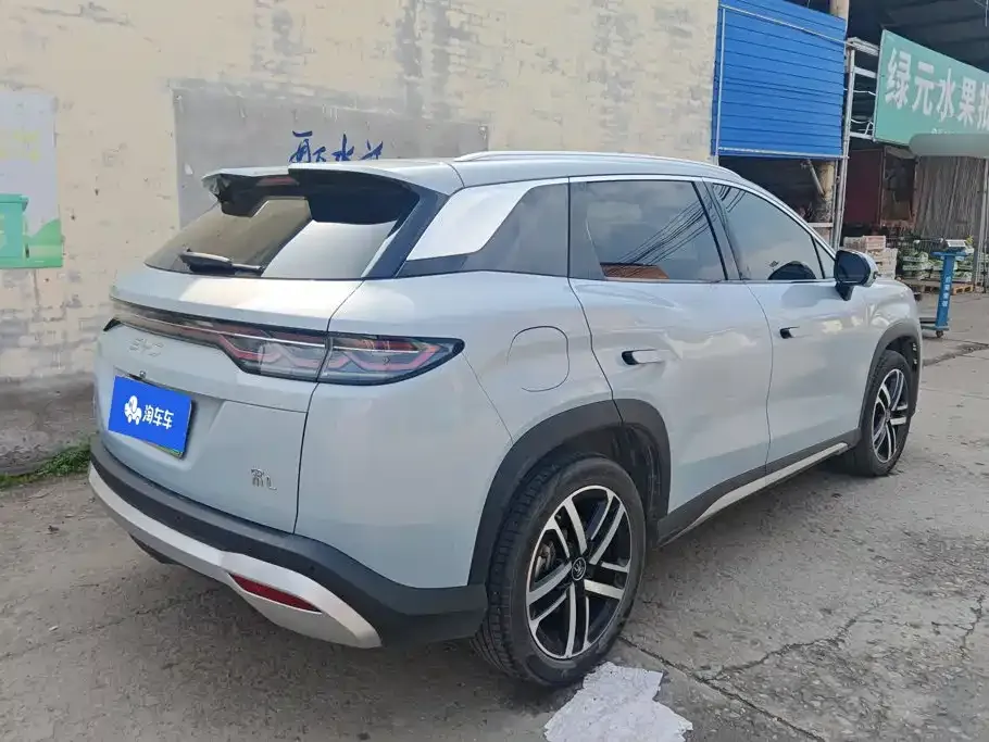 BYD L DM-i — фото 9