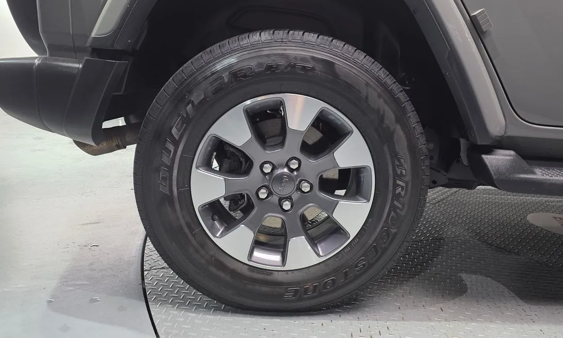 Jeep Wrangler — фото 10