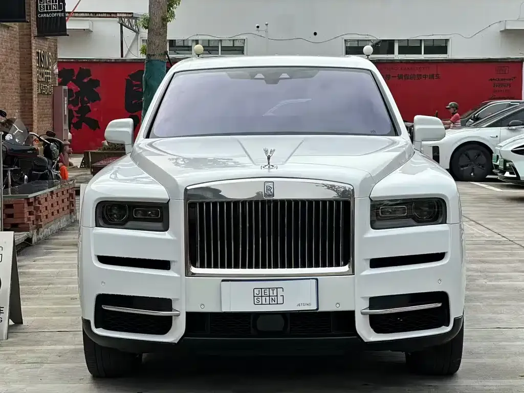 Rolls-Royce Cullinan — фото 1
