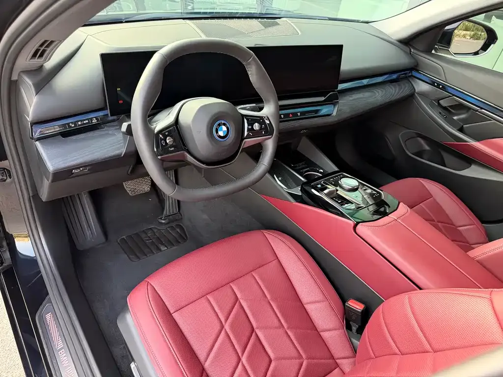 BMW i5 — фото 6