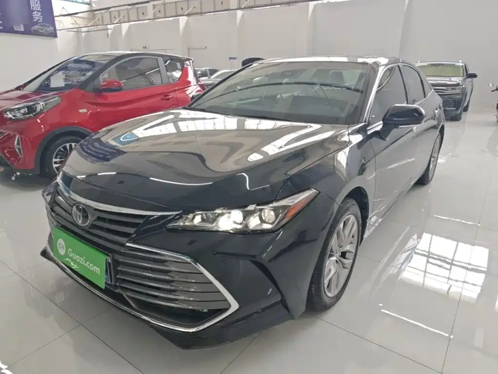 Toyota Avalon — фото 1