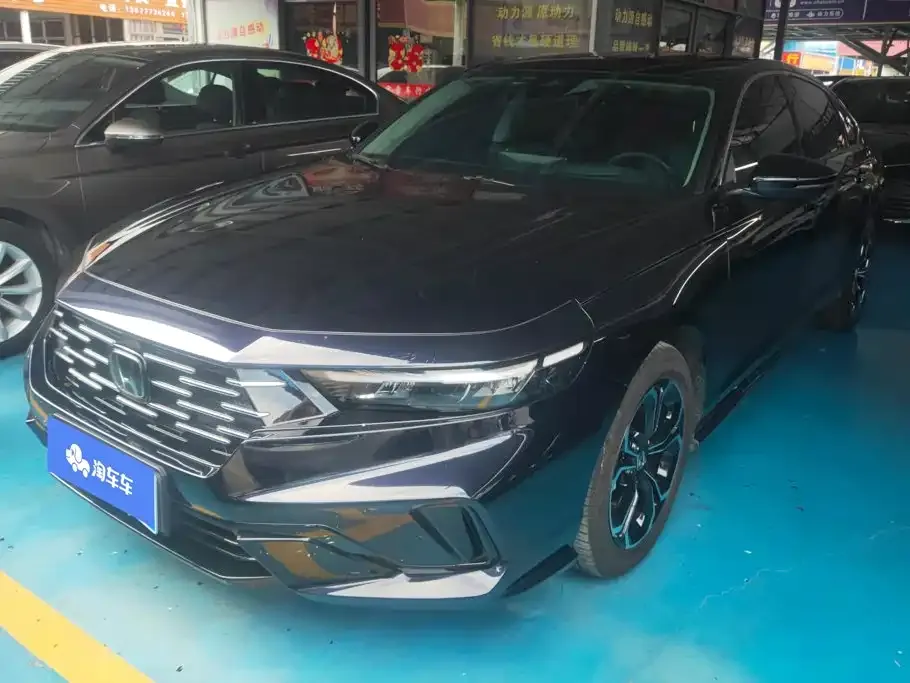 Honda Accord — фото 1