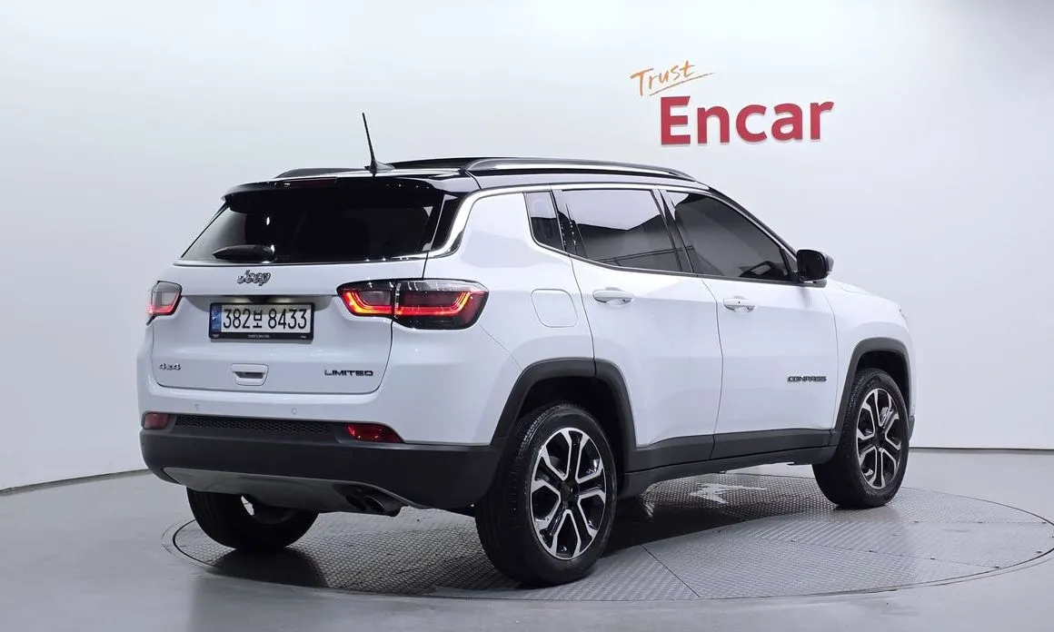 Jeep Compass — фото 3