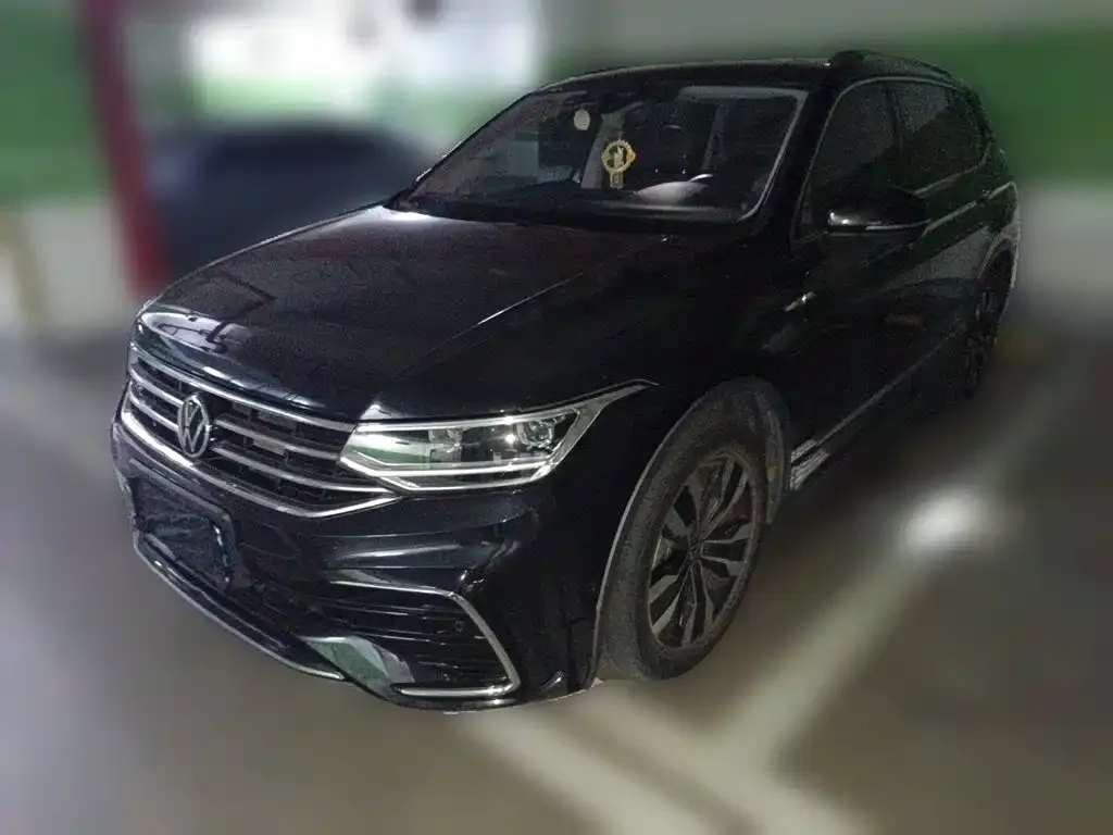 Volkswagen Tiguan L — фото 2