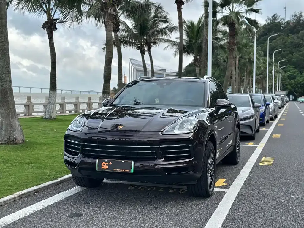 Porsche Cayenne Hybrid — фото 1