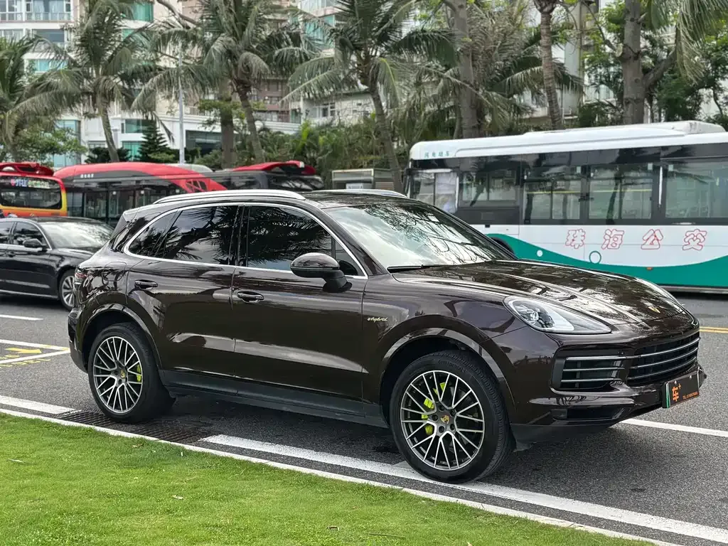 Porsche Cayenne Hybrid — фото 9