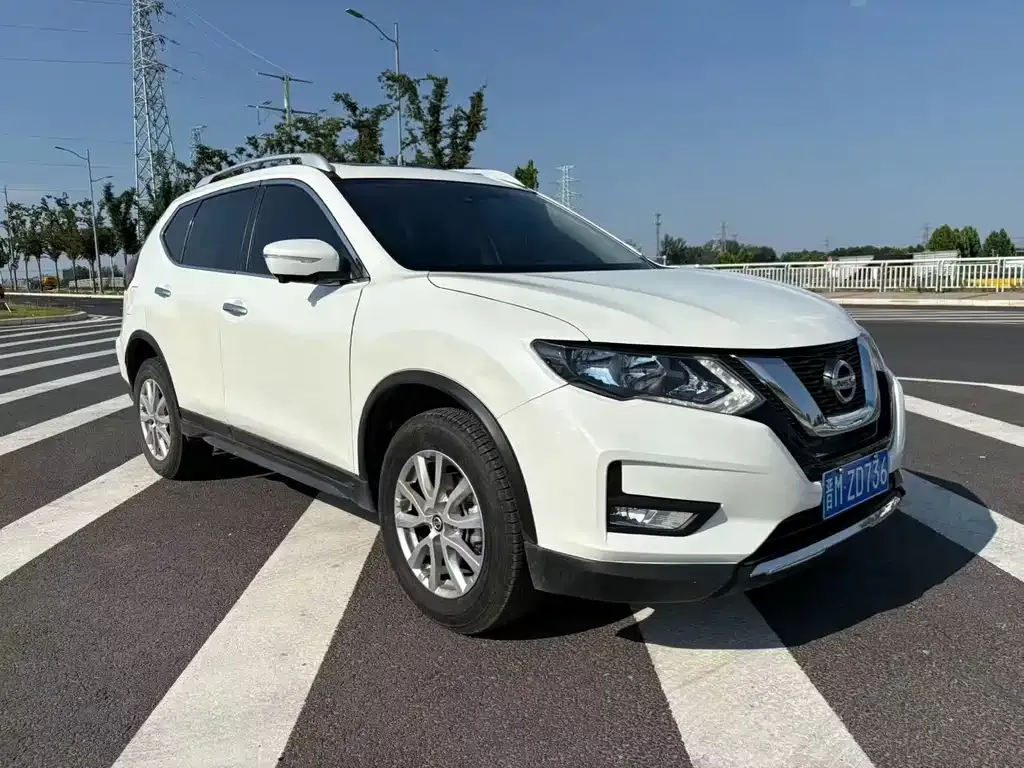 Nissan X-Trail — фото 1