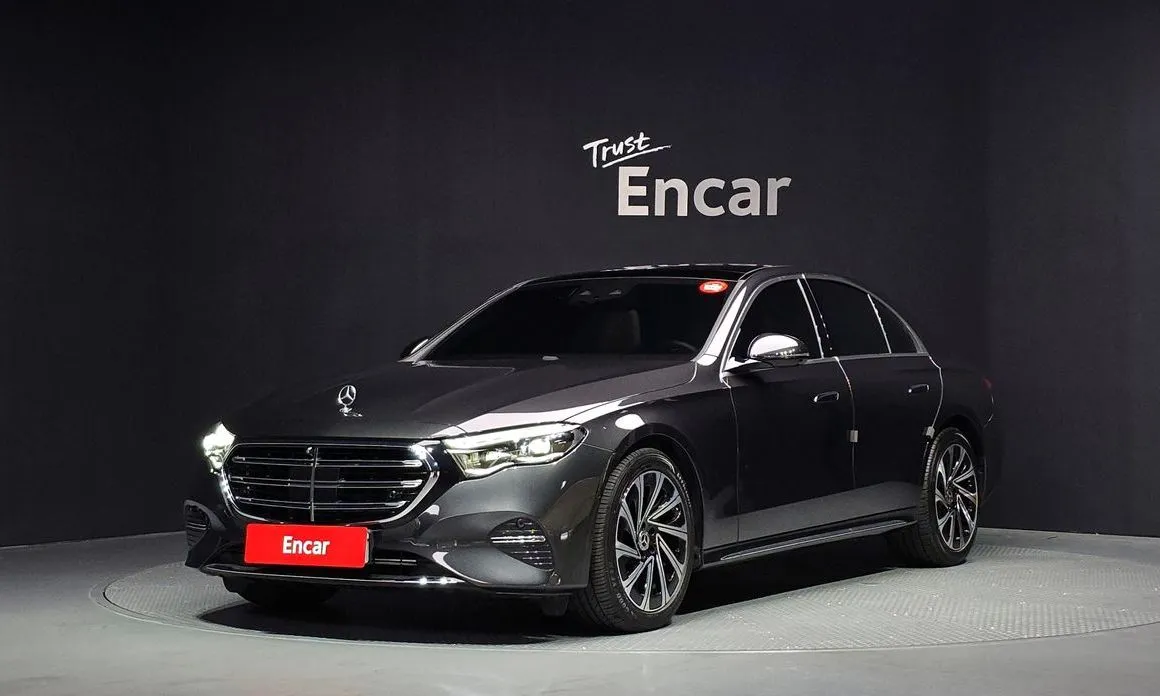 Mercedes-Benz E-Class — фото 1