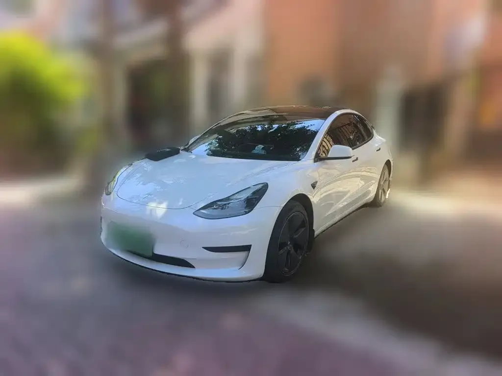 Tesla Model 3 — фото 7