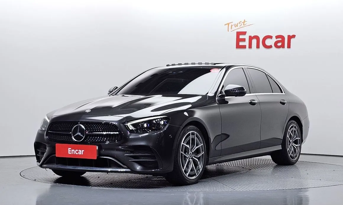 Mercedes-Benz E-Class — фото 1