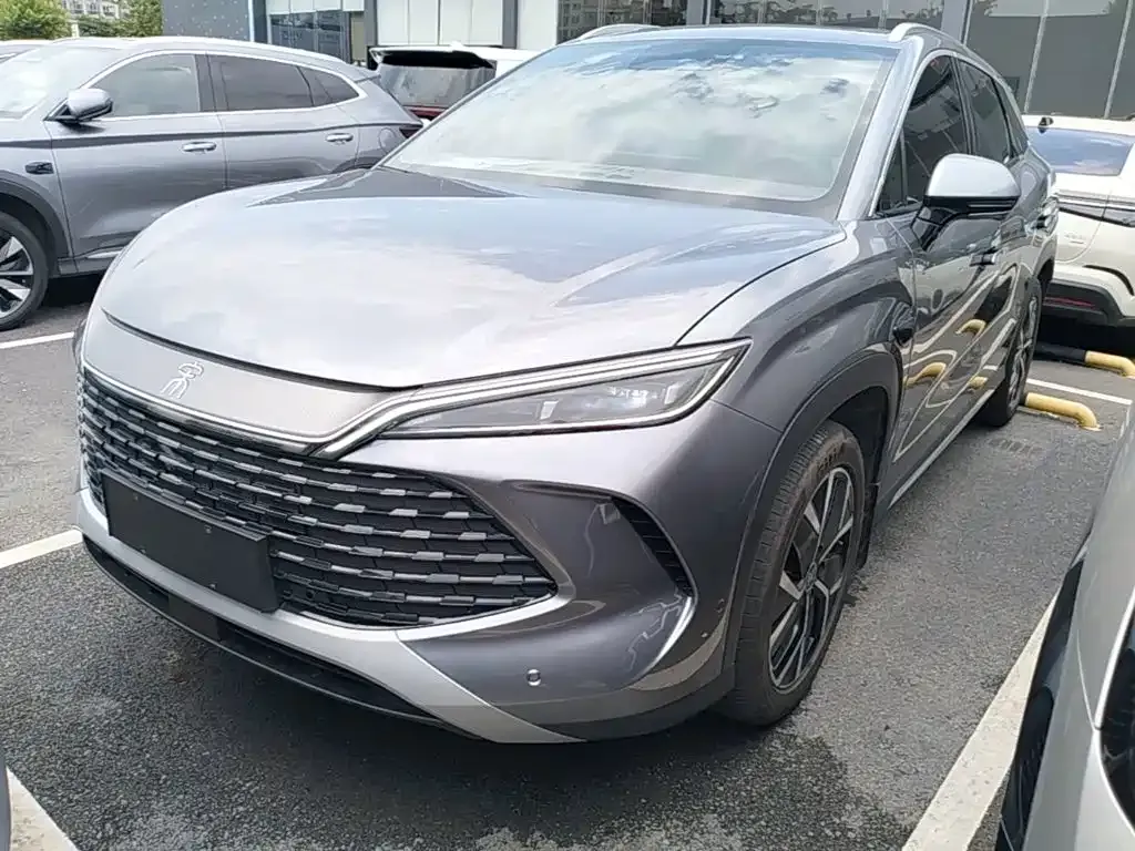 BYD L DM-i — фото 1