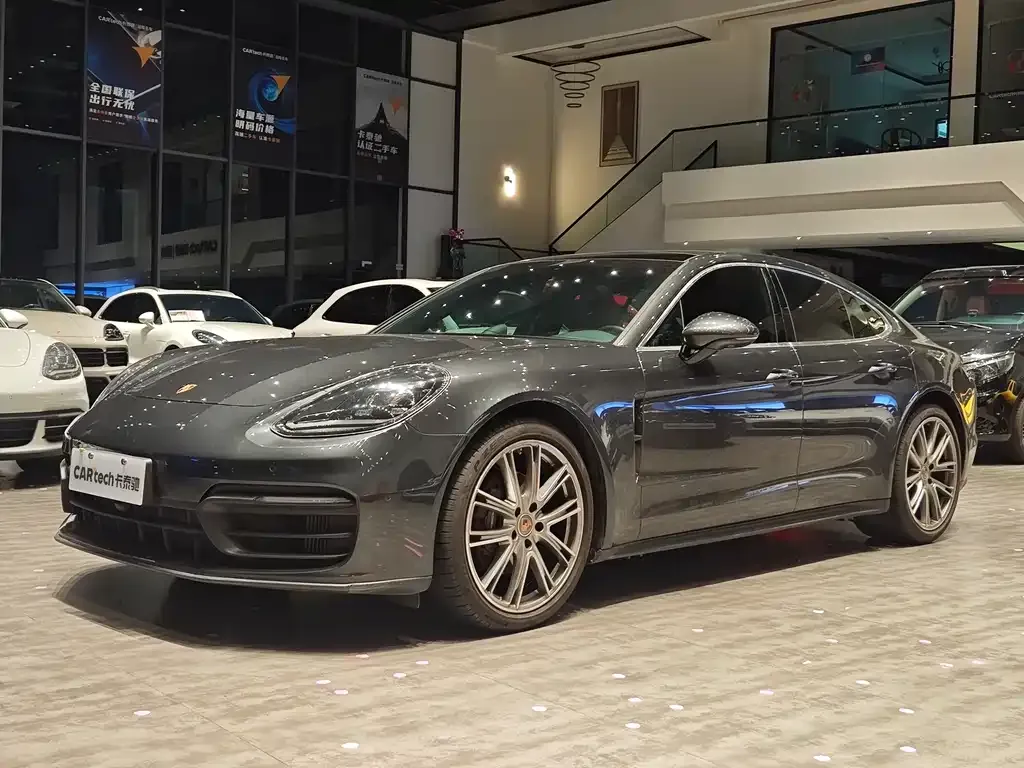 Porsche Panamera — фото 1