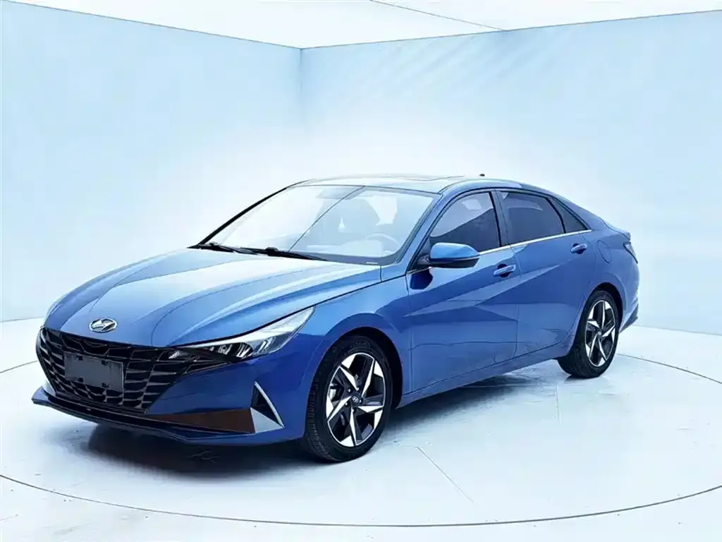 Hyundai Elantra — фото 3