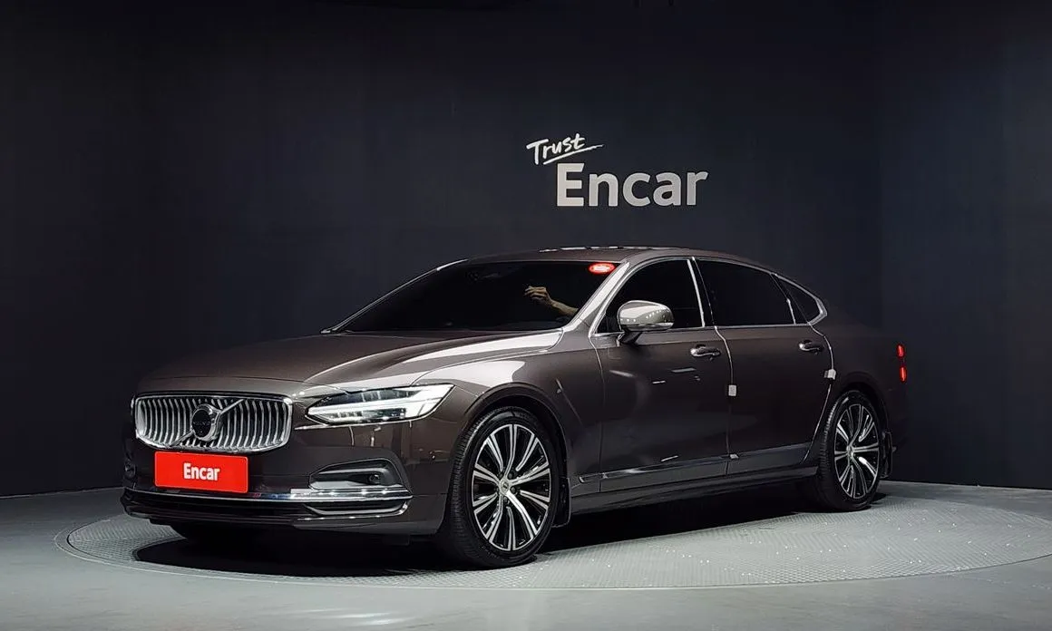 Volvo S90 — фото 1