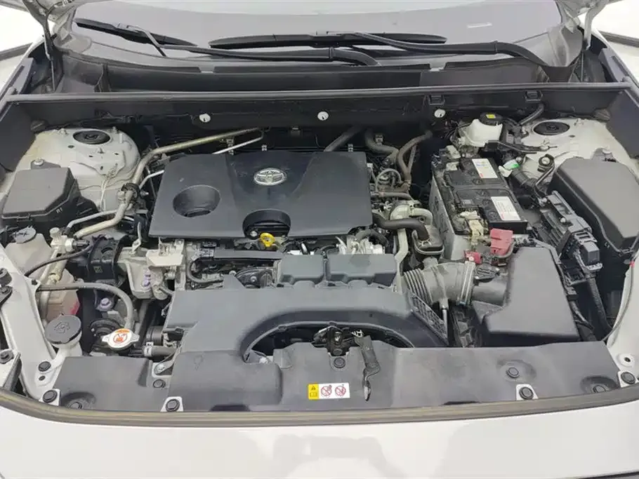 Toyota RAV4 — фото 10