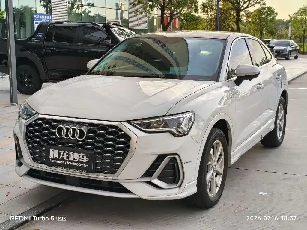 Audi Q3 Sportback — фото 1