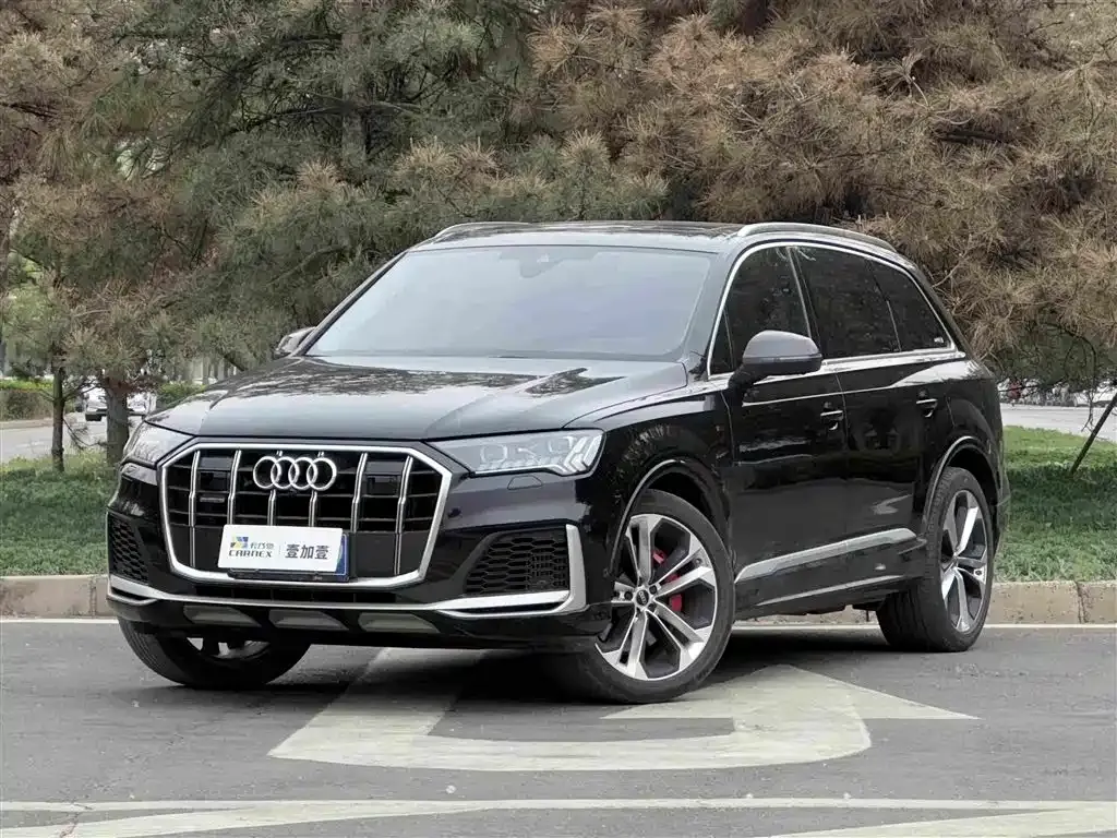 Audi Q7 — фото 1