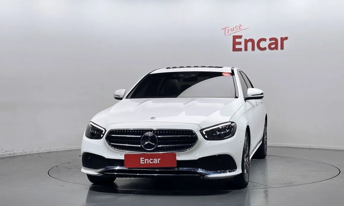 Mercedes-Benz E-Class — фото 4