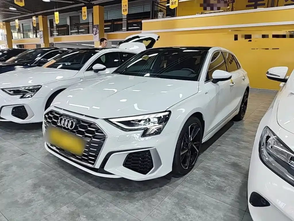 Audi A3 — фото 1