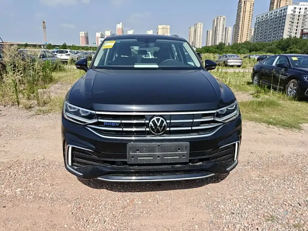 Volkswagen Tiguan L PHEV — фото 9