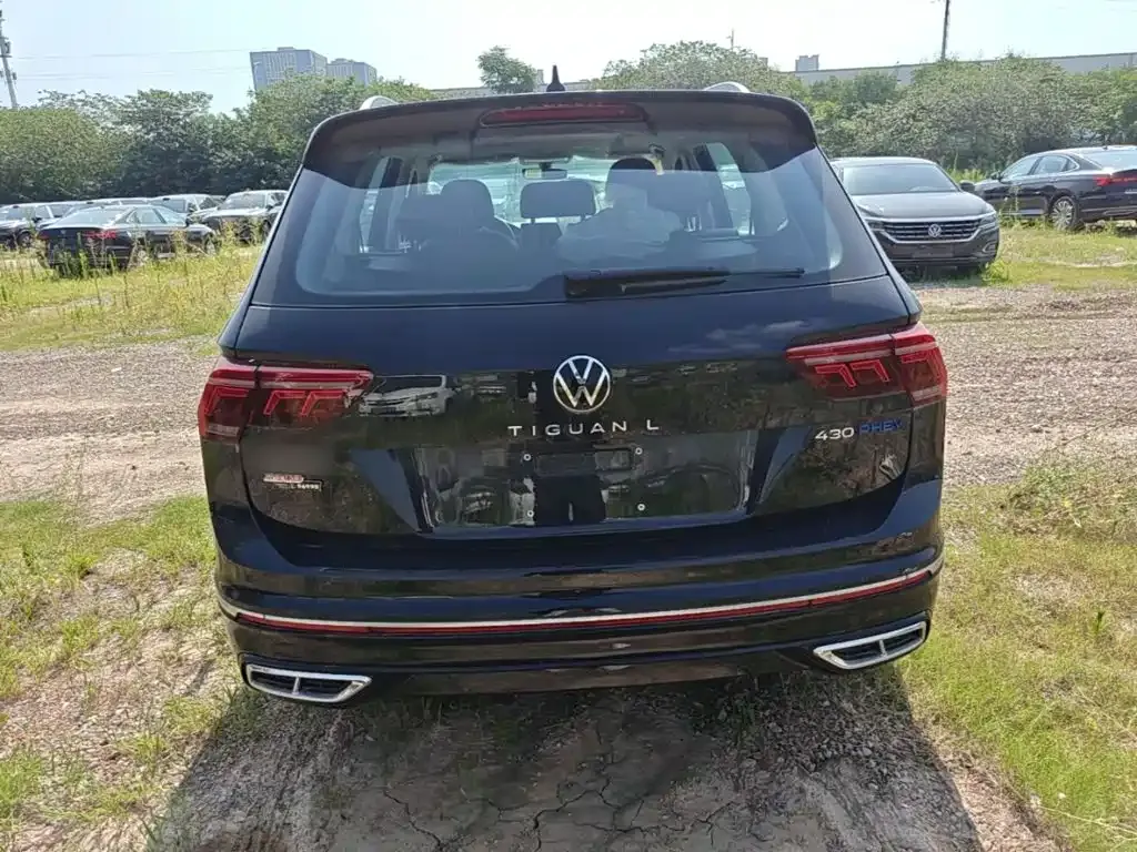 Volkswagen Tiguan L PHEV — фото 3