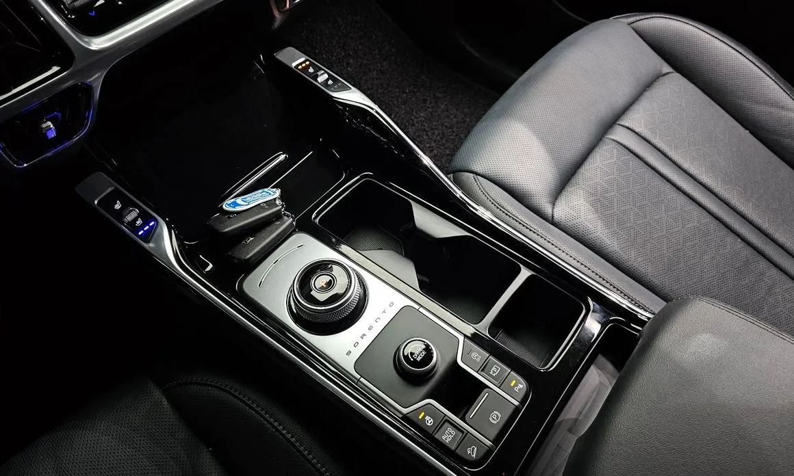 Kia Sorento — фото 5