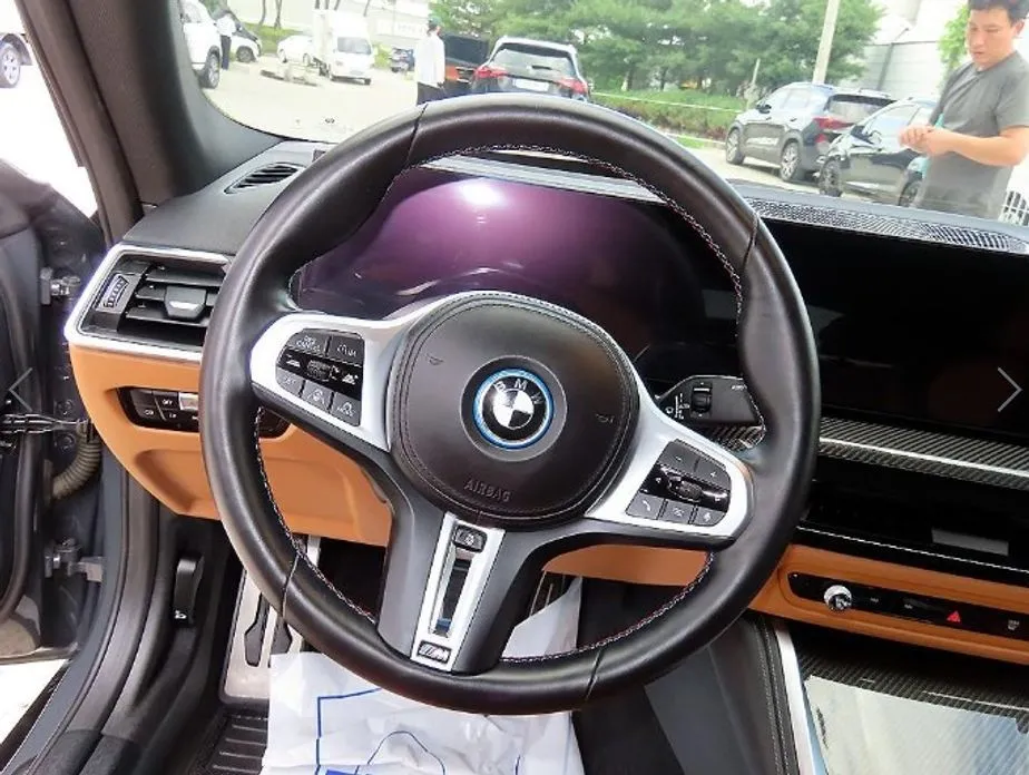 BMW i4 — фото 6