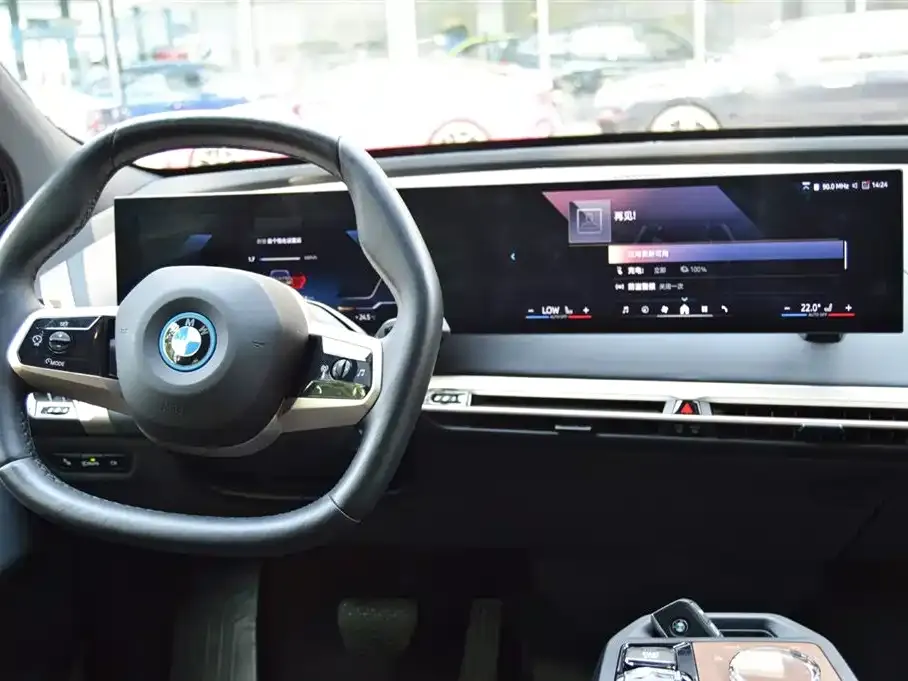 BMW iX — фото 2