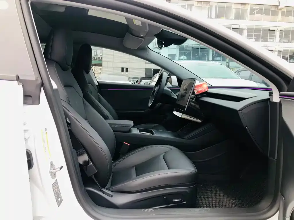 Tesla Model 3 — фото 3