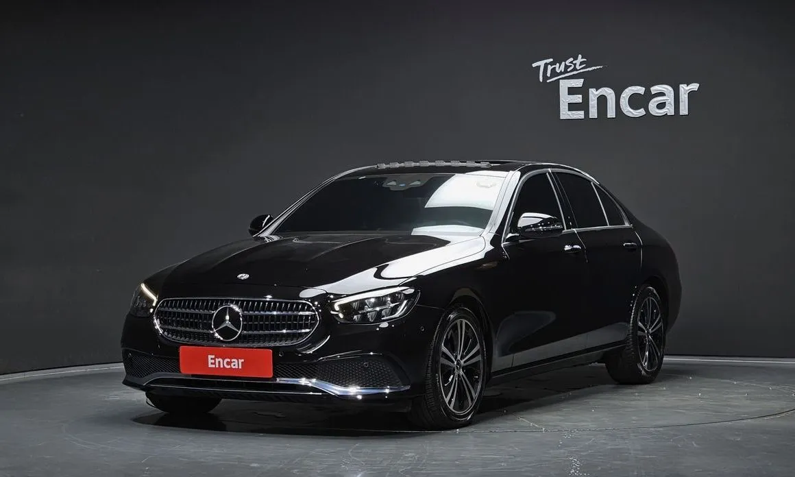 Mercedes-Benz E-Class — фото 1