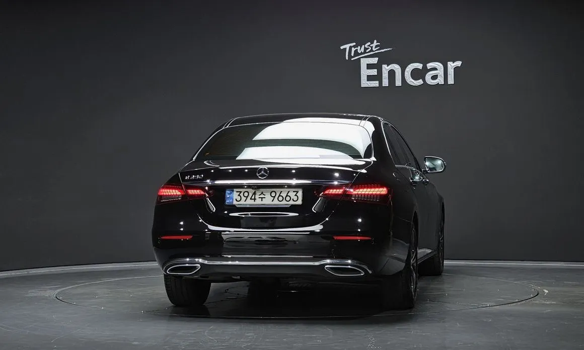 Mercedes-Benz E-Class — фото 10