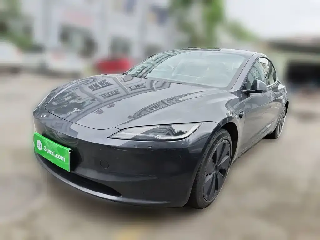 Tesla Model 3 — фото 1