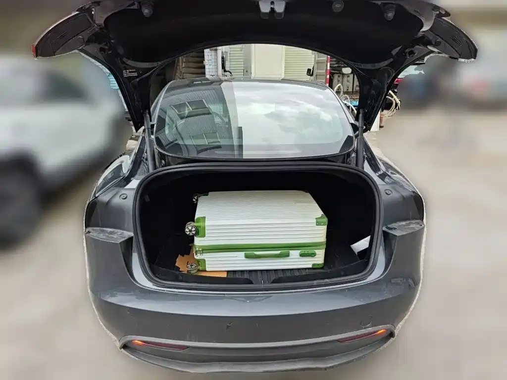 Tesla Model 3 — фото 10